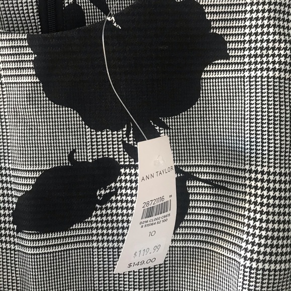 Ann Taylor long sleeve dress - Picture 2 of 2